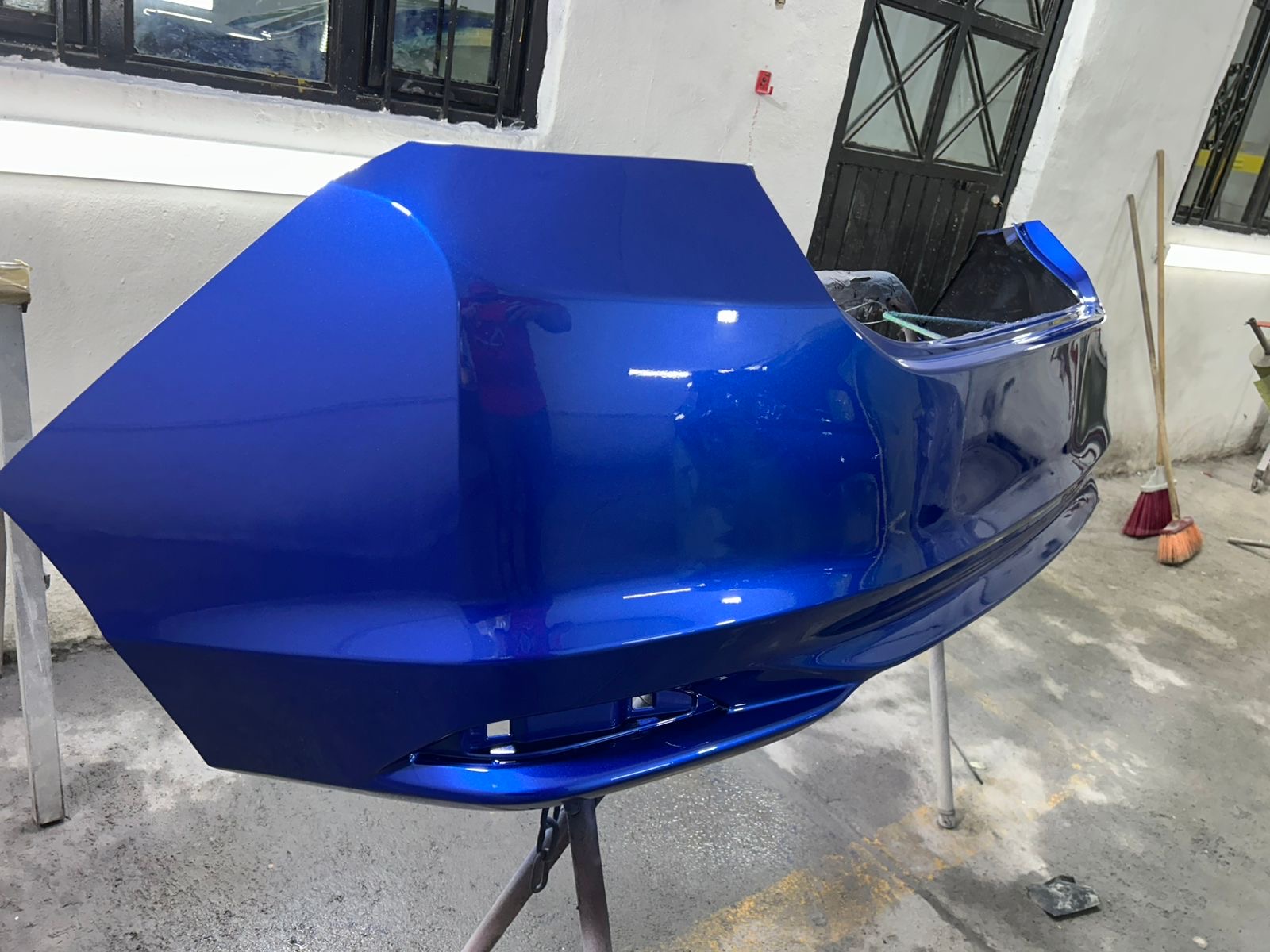 DEFENSA TRASERA AZUL METALICO