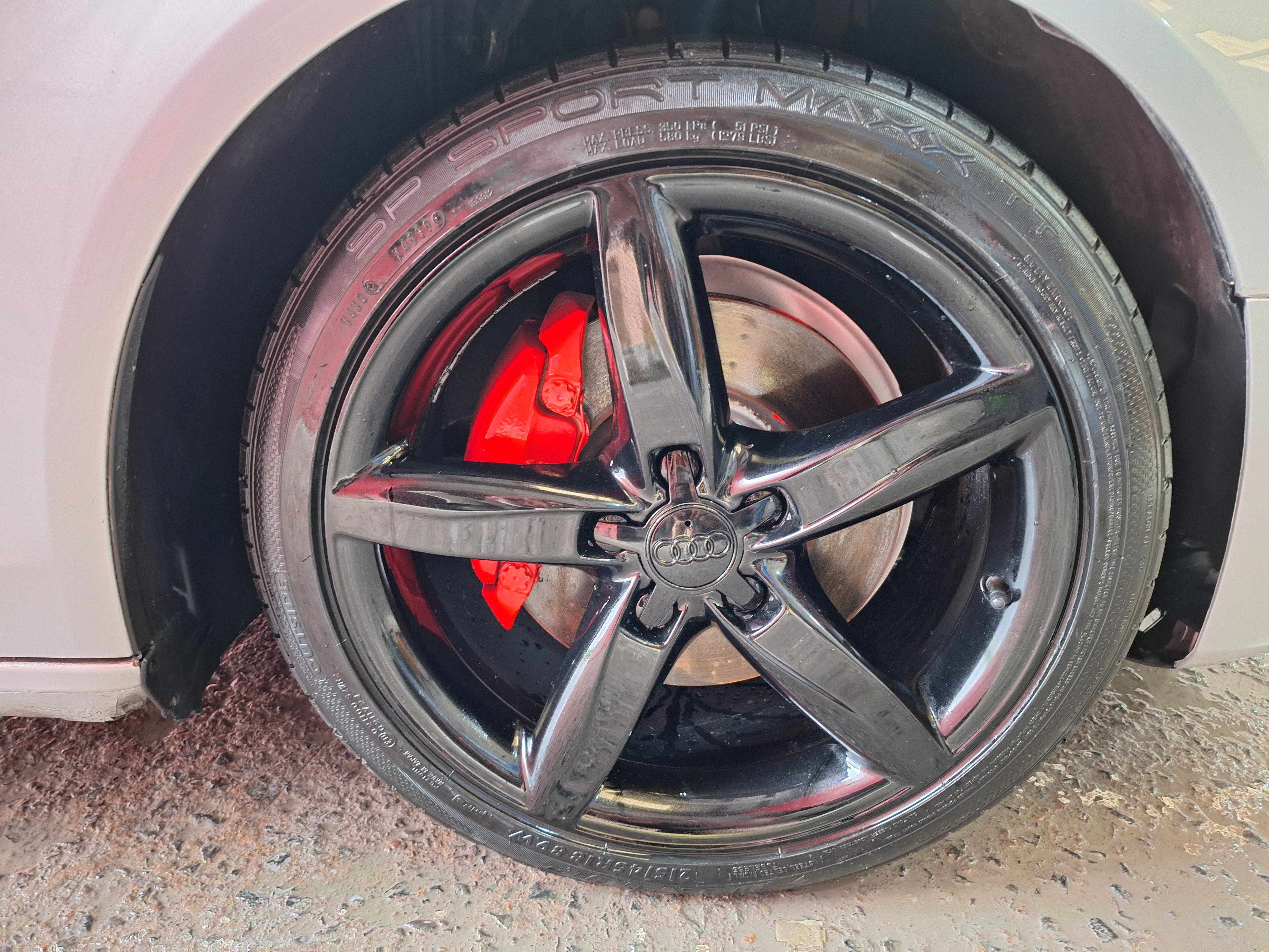 RINES NEGRO GLOSS Y CALIPERS ROJO FERRARI